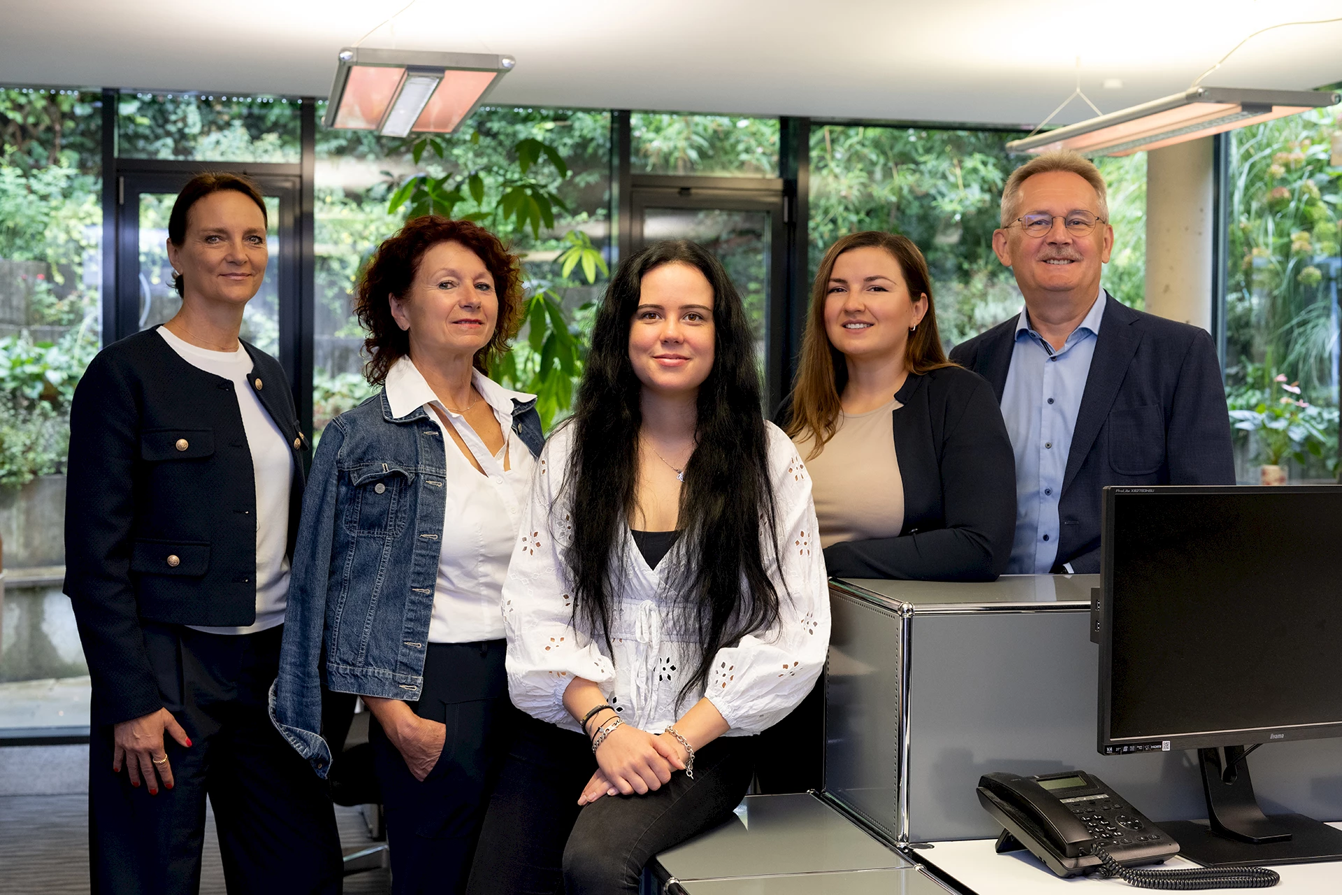 Teamfoto der Abteilung B&uuml;romanagement
