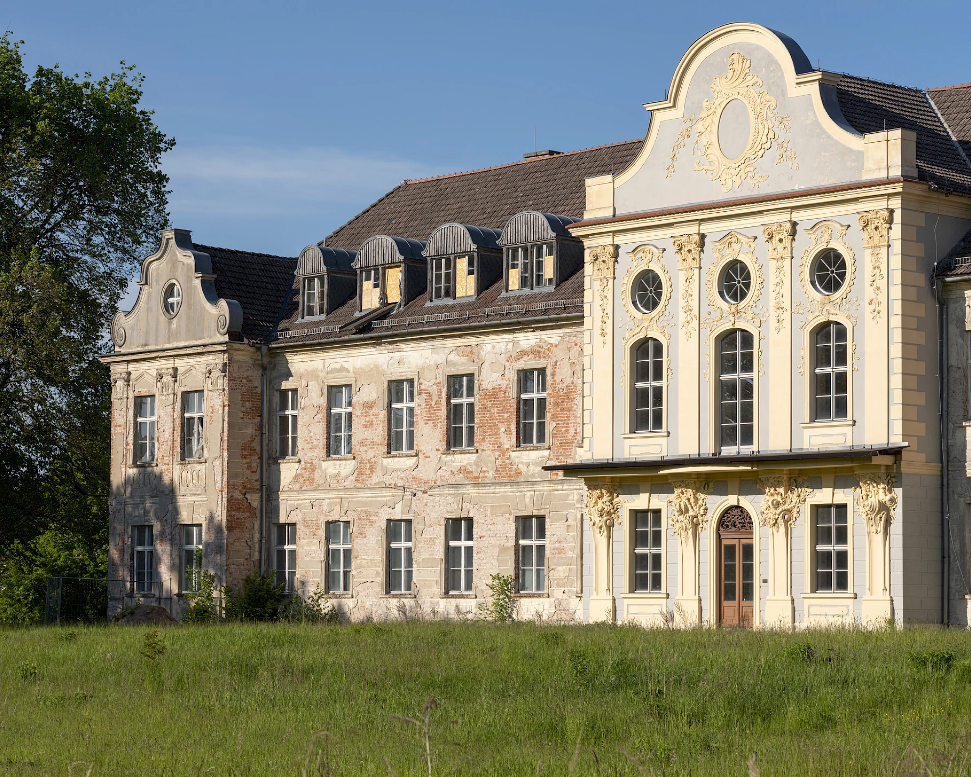 Baufortschritt zum Schloss F&uuml;rstenberg in der Presse