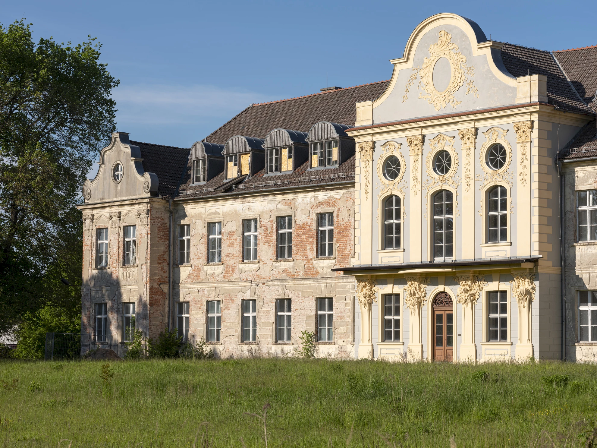 Baufortschritt zum Schloss F&uuml;rstenberg in der Presse