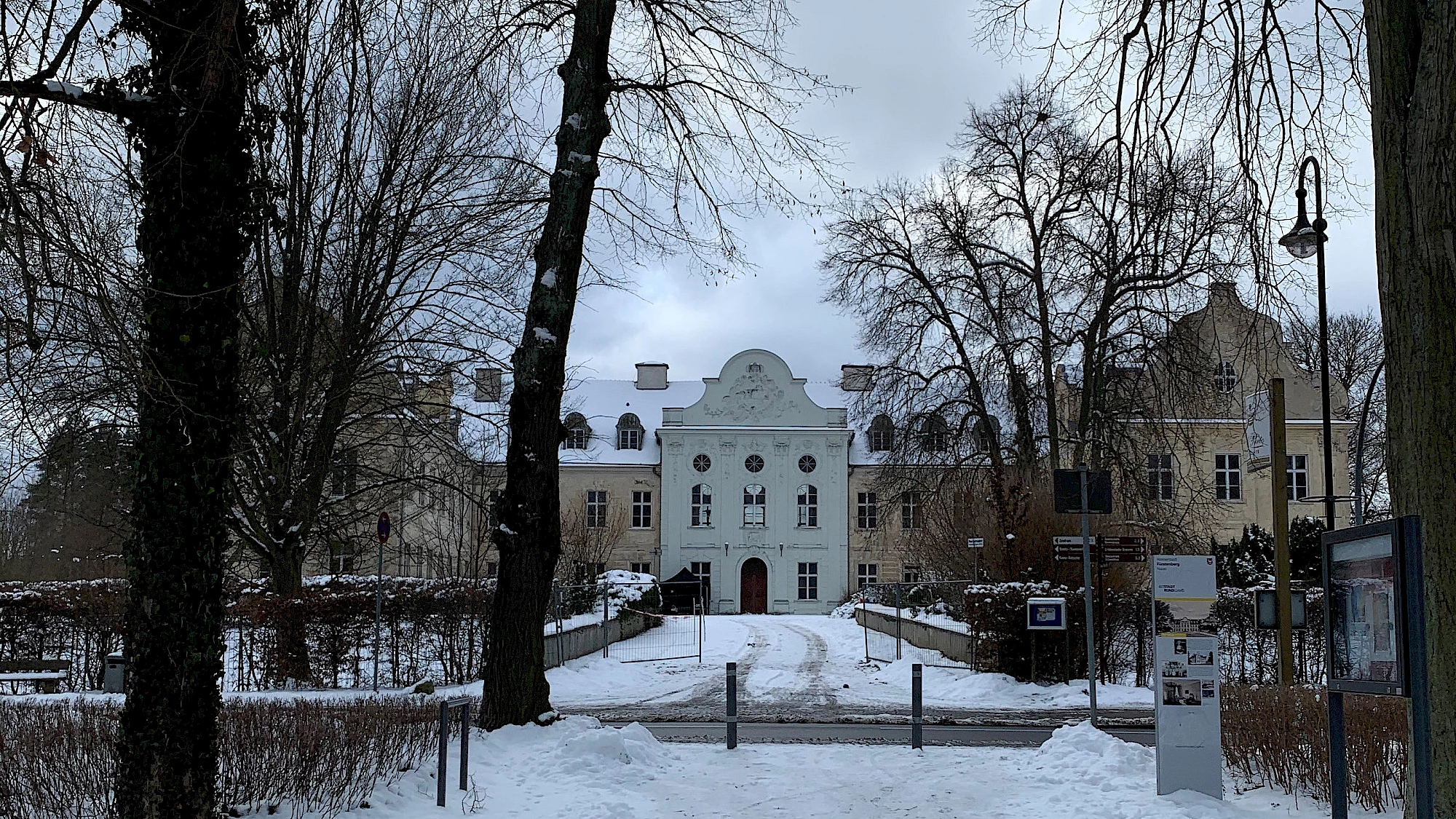 Presse berichtet: "Ein Schloss wird wachgek&uuml;sst"