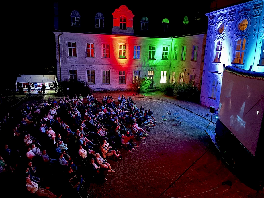 Open Air Kino am Schloss F&uuml;rstenberg war voller Erfolg!